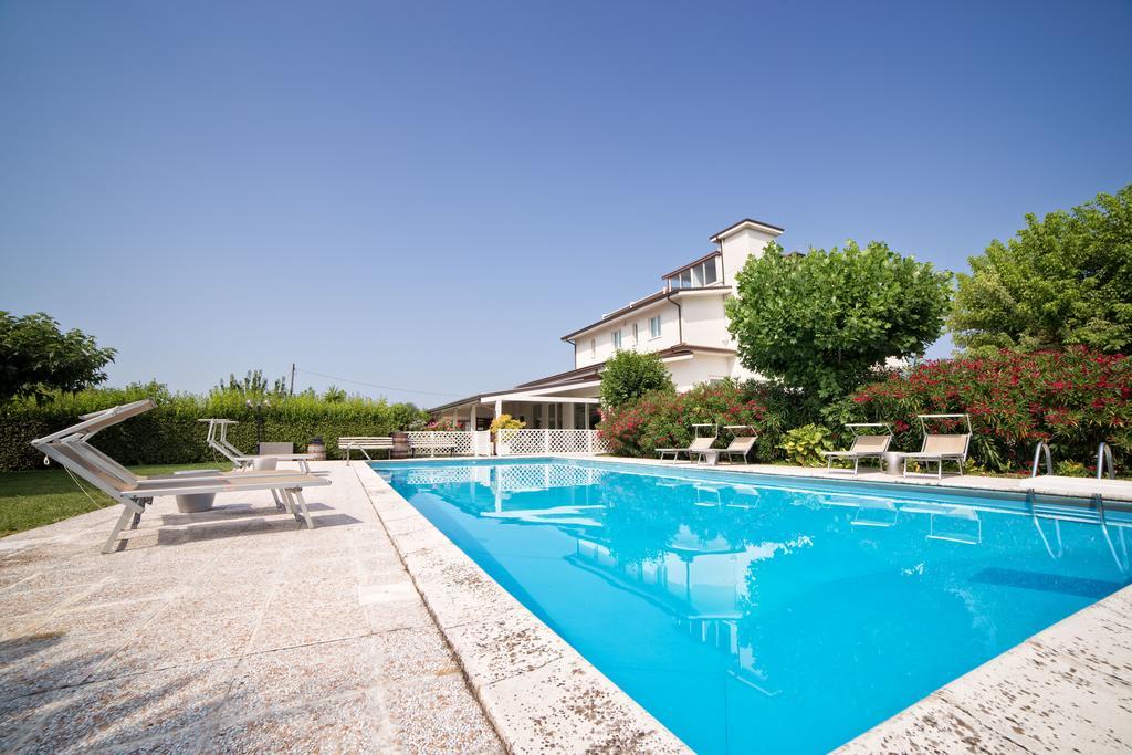 Hotel Country House La Radice Civitanova Marche Eksteriør bilde